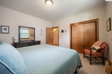 MLS# Elegant Golf Course Living in the Heart of Horn Rapids on Horn Rapids Golf Club in Washington - for sale on GolfHomes.com, golf home, golf lot