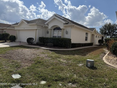 PRICED TO SELL MAINTENANCE FREE VILLA FREESTANDING HOME ON THE on Hernando Oaks Golf and Country Club in Florida - for sale on GolfHomes.com, golf home, golf lot