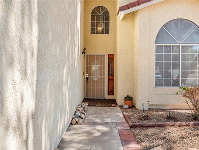This 1987 built 2,032 sq ft home offers a common room with an on Silver Lakes Golf Course in California - for sale on GolfHomes.com, golf home, golf lot