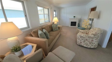 START ENJOYING FLORIDA IN THIS WELL-KEPT ONE BEDROOM, TWO on River Run Golf Links in Florida - for sale on GolfHomes.com, golf home, golf lot