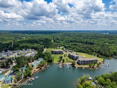 Welcome HOME! This 3-bedroom, 2-bath condo features fresh paint on Stillwaters Golf and Country Club in Alabama - for sale on GolfHomes.com, golf home, golf lot
