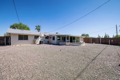 Looking for a cozy Home Sweet Home?  This charming 2-bedroom on Sun City South Golf Course in Arizona - for sale on GolfHomes.com, golf home, golf lot
