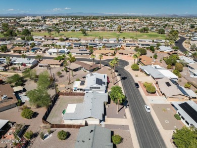 Looking for a cozy Home Sweet Home?  This charming 2-bedroom on Sun City South Golf Course in Arizona - for sale on GolfHomes.com, golf home, golf lot