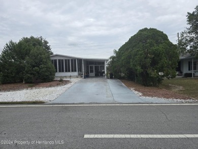 Welcome to this 2 Bedroom, 2 Bath well cared for home. This home on Brookridge Country Club in Florida - for sale on GolfHomes.com, golf home, golf lot