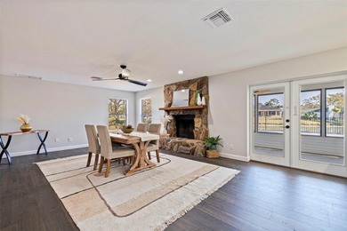 NO FLOODING OR HURRICANE DAMAGE Ultimate peace of mind awaits in on Seminole Lake Country Club in Florida - for sale on GolfHomes.com, golf home, golf lot