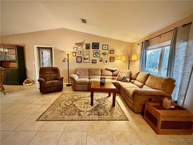 Charming 3/2/2 Home in Sugarmill Woods (Oak Village) set on a on Sugarmill Woods Golf and Country Club in Florida - for sale on GolfHomes.com, golf home, golf lot