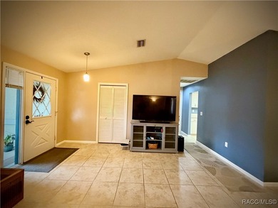 Charming 3/2/2 Home in Sugarmill Woods (Oak Village) set on a on Sugarmill Woods Golf and Country Club in Florida - for sale on GolfHomes.com, golf home, golf lot