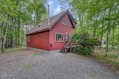 Located on a corner lot in the amenity filled four season on The Hideout Golf in Pennsylvania - for sale on GolfHomes.com, golf home, golf lot