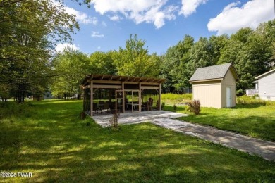 This 3 bed, 3 bath contemporary home is located less than a mile on The Hideout Golf in Pennsylvania - for sale on GolfHomes.com, golf home, golf lot