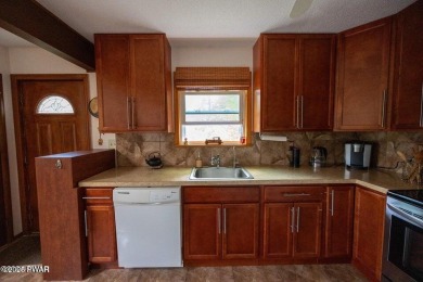 This 3 bed, 3 bath contemporary home is located less than a mile on The Hideout Golf in Pennsylvania - for sale on GolfHomes.com, golf home, golf lot