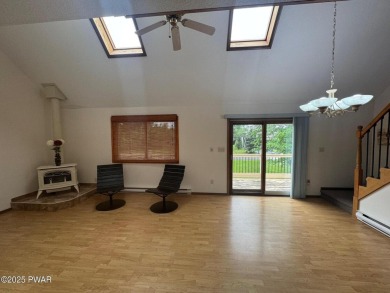 This 3 bed, 3 bath contemporary home is located less than a mile on The Hideout Golf in Pennsylvania - for sale on GolfHomes.com, golf home, golf lot