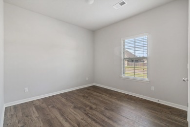 Welcome to 170 Aberdeen Dr! This 4-bedroom, 2-bath home offers 1 on Fair Oaks Golf Club in Tennessee - for sale on GolfHomes.com, golf home, golf lot
