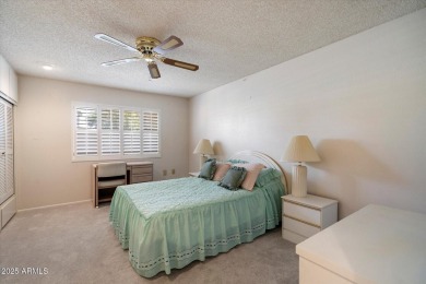 Welcome to your perfect Arizona retreat! This charming Gemini on PalmBrook Country Club in Arizona - for sale on GolfHomes.com, golf home, golf lot