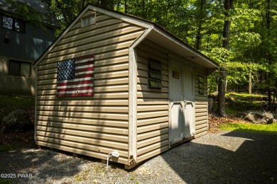 Beautifully Maintained Chalet in The Hideout - 3BR/2BA on Wooded on The Hideout Golf in Pennsylvania - for sale on GolfHomes.com, golf home, golf lot