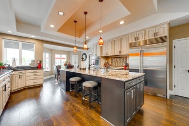 EXPECT TO BE IMPRESSED! GRAND ENTRY! AMAZING LIVING ROOM on Green Tree Country Club in Texas - for sale on GolfHomes.com, golf home, golf lot