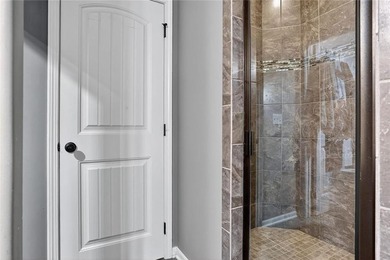 Set in Rollins Landing, this 5 Bedroom, 3 Bathroom home blends on Paradise Pointe Golf Complex in Missouri - for sale on GolfHomes.com, golf home, golf lot