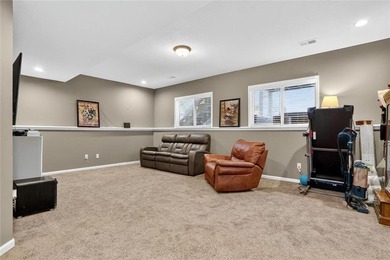 Set in Rollins Landing, this 5 Bedroom, 3 Bathroom home blends on Paradise Pointe Golf Complex in Missouri - for sale on GolfHomes.com, golf home, golf lot