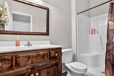 Set in Rollins Landing, this 5 Bedroom, 3 Bathroom home blends on Paradise Pointe Golf Complex in Missouri - for sale on GolfHomes.com, golf home, golf lot