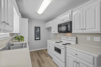 Nestled in the North Pointe neighborhood of Maumelle this 3 on Maumelle Golf and Country Club in Arkansas - for sale on GolfHomes.com, golf home, golf lot