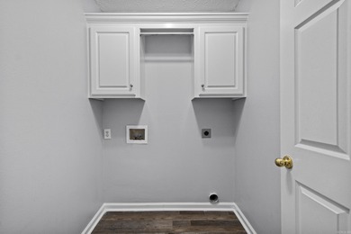 Nestled in the North Pointe neighborhood of Maumelle this 3 on Maumelle Golf and Country Club in Arkansas - for sale on GolfHomes.com, golf home, golf lot