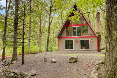 ESCAPE TO THE POCONO MOUNTAINS AND DISCOVER THIS CHARMING RUSTIC on Lords Valley Country Club, Inc in Pennsylvania - for sale on GolfHomes.com, golf home, golf lot