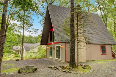 ESCAPE TO THE POCONO MOUNTAINS AND DISCOVER THIS CHARMING RUSTIC on Lords Valley Country Club, Inc in Pennsylvania - for sale on GolfHomes.com, golf home, golf lot