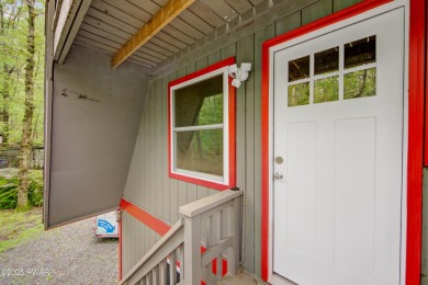 ESCAPE TO THE POCONO MOUNTAINS AND DISCOVER THIS CHARMING RUSTIC on Lords Valley Country Club, Inc in Pennsylvania - for sale on GolfHomes.com, golf home, golf lot