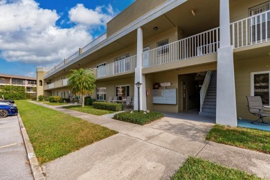 One or more photo(s) has been virtually staged. PRICE JUST on On Top Of The World Golf Course in Florida - for sale on GolfHomes.com, golf home, golf lot