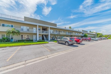 One or more photo(s) has been virtually staged. PRICE JUST on On Top Of The World Golf Course in Florida - for sale on GolfHomes.com, golf home, golf lot