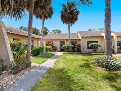This charming 2-bedroom, 2-bath Briarfield villa is tucked on The Meadows Golf and Country Club in Florida - for sale on GolfHomes.com, golf home, golf lot
