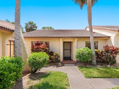 This charming 2-bedroom, 2-bath Briarfield villa is tucked on The Meadows Golf and Country Club in Florida - for sale on GolfHomes.com, golf home, golf lot