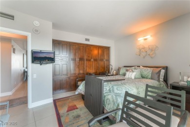 Gorgeously finished and FULLY FURNISHED *Turn-Key* luxury on Las Vegas Country Club in Nevada - for sale on GolfHomes.com, golf home, golf lot
