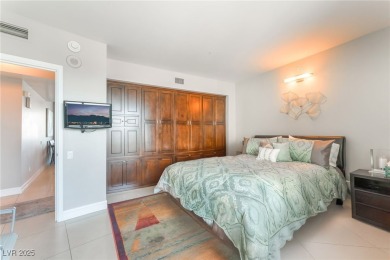 Gorgeously finished and FULLY FURNISHED *Turn-Key* luxury on Las Vegas Country Club in Nevada - for sale on GolfHomes.com, golf home, golf lot