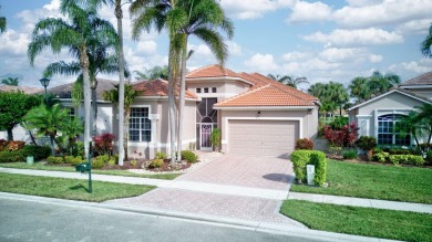 Expansive 3BR/2.5BA home in prestigious Oxford Place at Aberdeen on Aberdeen Golf and Country Club in Florida - for sale on GolfHomes.com, golf home, golf lot