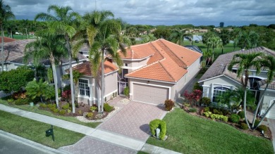 Expansive 3BR/2.5BA home in prestigious Oxford Place at Aberdeen on Aberdeen Golf and Country Club in Florida - for sale on GolfHomes.com, golf home, golf lot