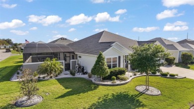 OVERSIZED GARAGE with room for a golf cart! BRAND NEW POOL! 7 on Pennbrooke Fairways in Florida - for sale on GolfHomes.com, golf home, golf lot