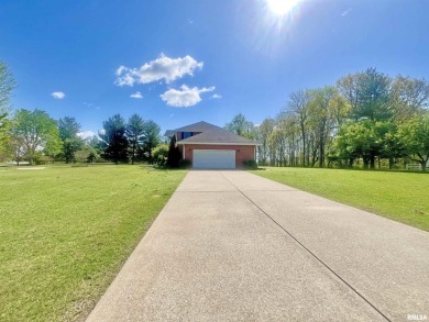 Beautiful, 4100 square foot home on almost 2-acres in Diamond on Metropolis Country Club in Illinois - for sale on GolfHomes.com, golf home, golf lot