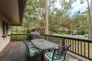Beautifully Updated 2-Bedroom home in Peaceful Gleneagles, Palm on Innisbrook Resort and Golf Club in Florida - for sale on GolfHomes.com, golf home, golf lot