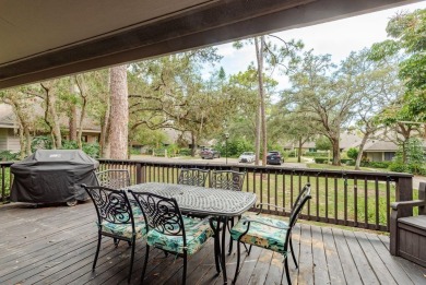 Beautifully Updated 2-Bedroom home in Peaceful Gleneagles, Palm on Innisbrook Resort and Golf Club in Florida - for sale on GolfHomes.com, golf home, golf lot