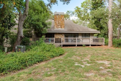 Beautifully Updated 2-Bedroom home in Peaceful Gleneagles, Palm on Innisbrook Resort and Golf Club in Florida - for sale on GolfHomes.com, golf home, golf lot