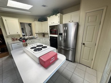 Move in Ready! FULLY FURNISHED, well cared for 2-bedrooms on Del Tura Golf and Country Club in Florida - for sale on GolfHomes.com, golf home, golf lot