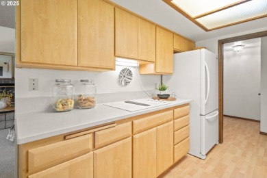 Discover comfort in this ideal Fairview end-unit condo, set on  in Oregon - for sale on GolfHomes.com, golf home, golf lot