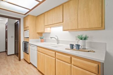 Discover comfort in this ideal Fairview end-unit condo, set on  in Oregon - for sale on GolfHomes.com, golf home, golf lot