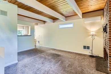 End-unit townhouse with unbeatable golf course lot! With an on Rock Creek Country Club in Oregon - for sale on GolfHomes.com, golf home, golf lot