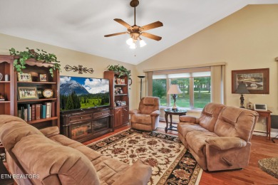 WOW! Looking for PERFECTION?! This elegant ranch home is located on Heatherhurst Golf Course in Tennessee - for sale on GolfHomes.com, golf home, golf lot