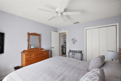 Welcome to this beautifully maintained 3/2 TURNKEY Amarillo on The Links of Spruce Creek in Florida - for sale on GolfHomes.com, golf home, golf lot