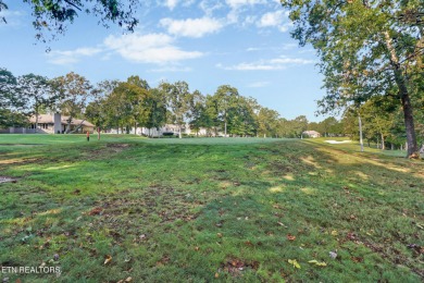 WOW! Looking for PERFECTION?! This elegant ranch home is located on Heatherhurst Golf Course in Tennessee - for sale on GolfHomes.com, golf home, golf lot