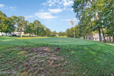 WOW! Looking for PERFECTION?! This elegant ranch home is located on Heatherhurst Golf Course in Tennessee - for sale on GolfHomes.com, golf home, golf lot