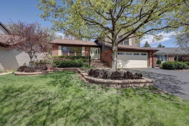 Feel the love in this beautifully maintained tri-level home on Apple Orchard Golf Course in Illinois - for sale on GolfHomes.com, golf home, golf lot