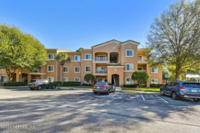 Fresh, bright and move-in ready! This one bedroom; one full bath on Royal St. Augustine Golf and Country Club in Florida - for sale on GolfHomes.com, golf home, golf lot